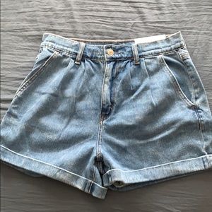 NWT American Eagle “Mom Short” Size 2